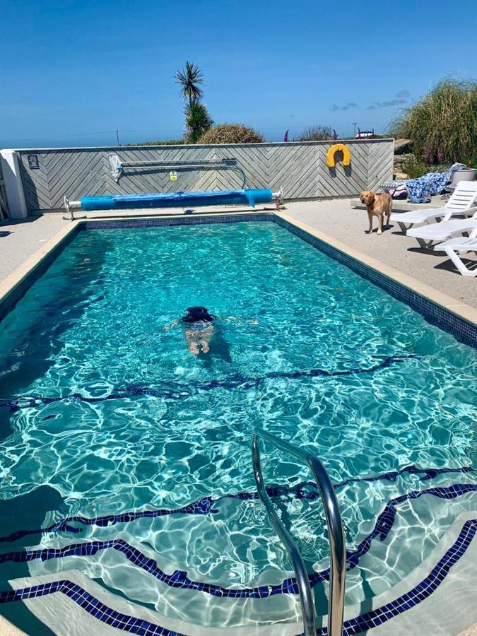 2 Bedroom Cottage Sleeps 4, With Pool Use, Sennen Exterior foto